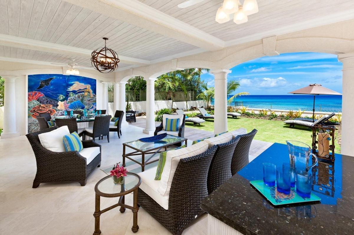 Stylish Beachfront Villa With Plunge Pool - Still Fathoms Villa Saint James Room photo